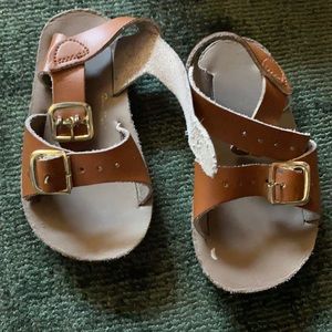 Salt water brown toddler sandals size 4